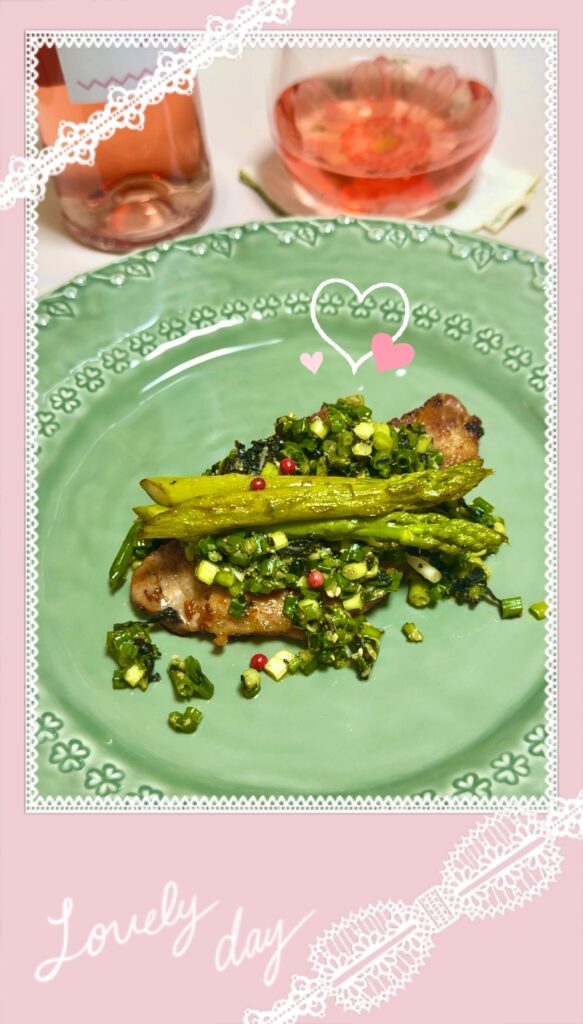 お肉のソテーに、やみつきネギ塩ダレを添えて