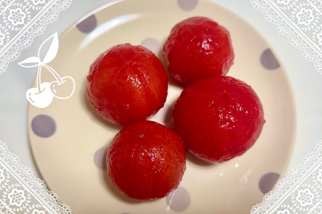 湯むきしたトマト