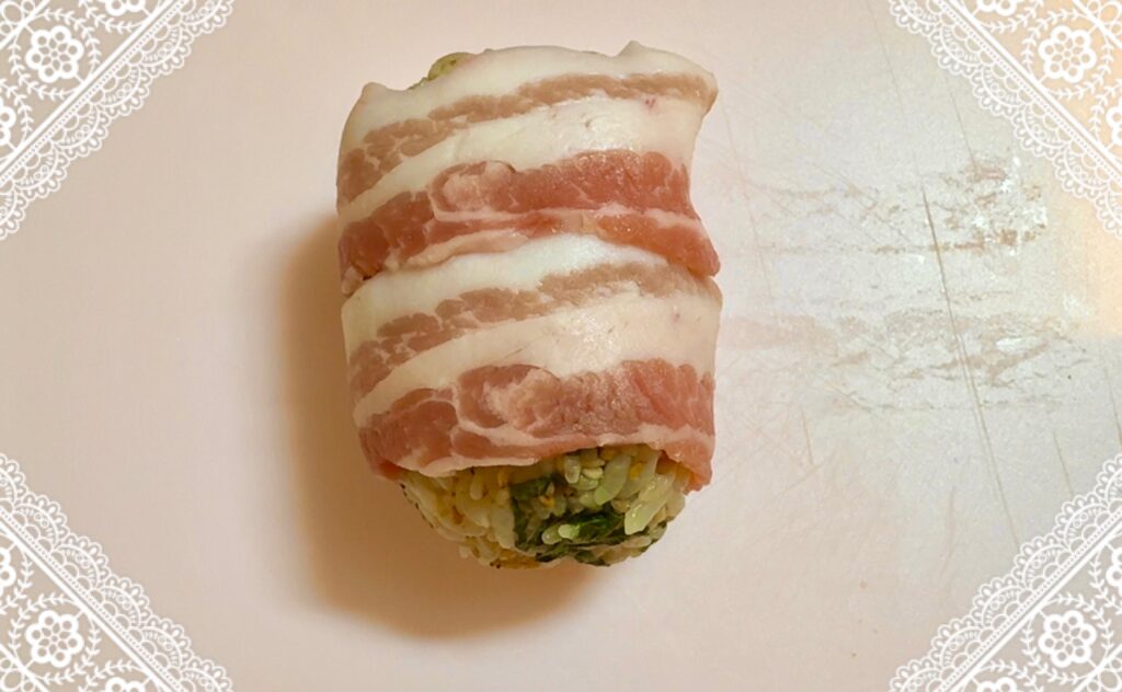 シソご飯の肉巻きおにぎり
作り方3

