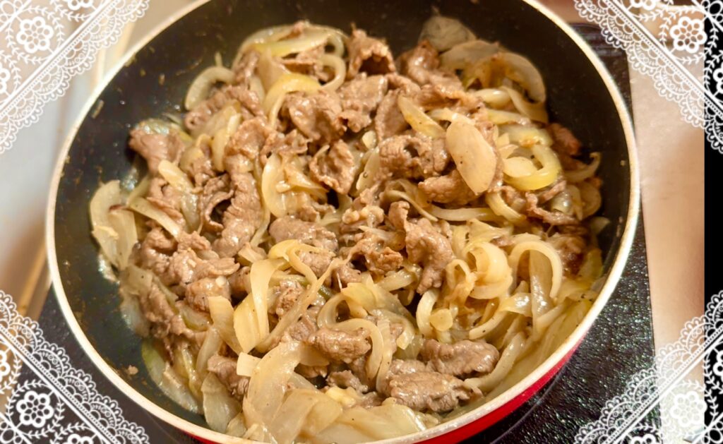 キノコたっぷりビーフストロガノフ
作り方1