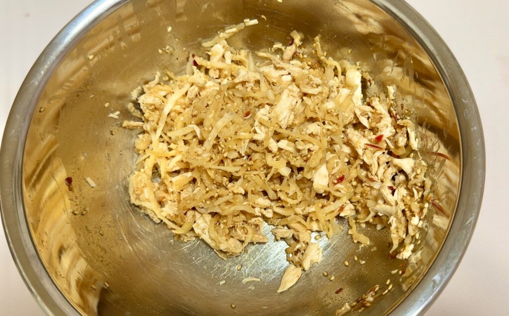 にんにく香る、切り干し大根と鶏ささみのピリ辛和え 作り方6