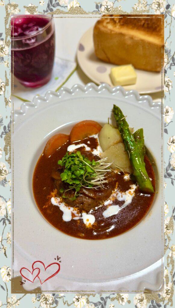 デミグラスソースで楽しむ 煮込みハンバーグ 完成写真1