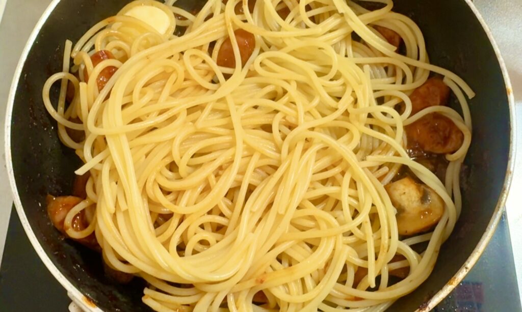 ソーセージたっぷり 大人のナポリタン 作り方6
