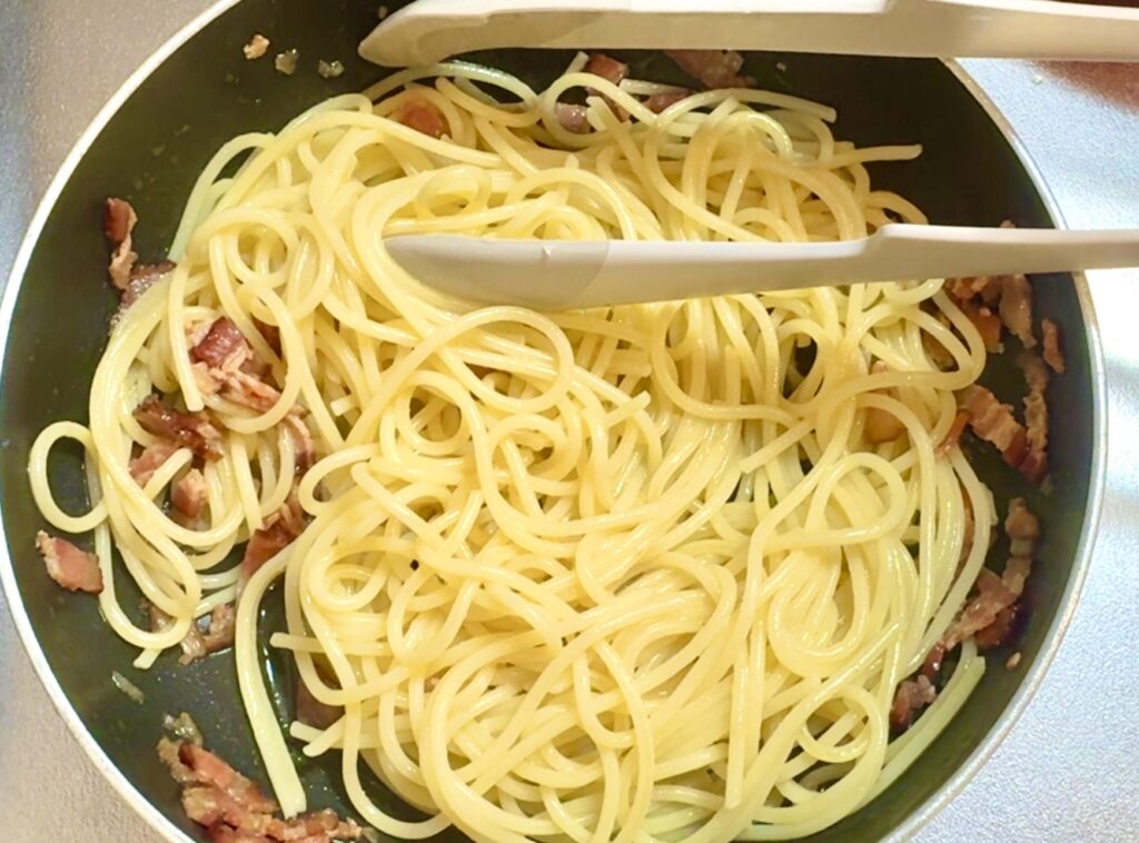 濃厚カルボナーラ・レモンで楽しむ大人の味変　作り方4