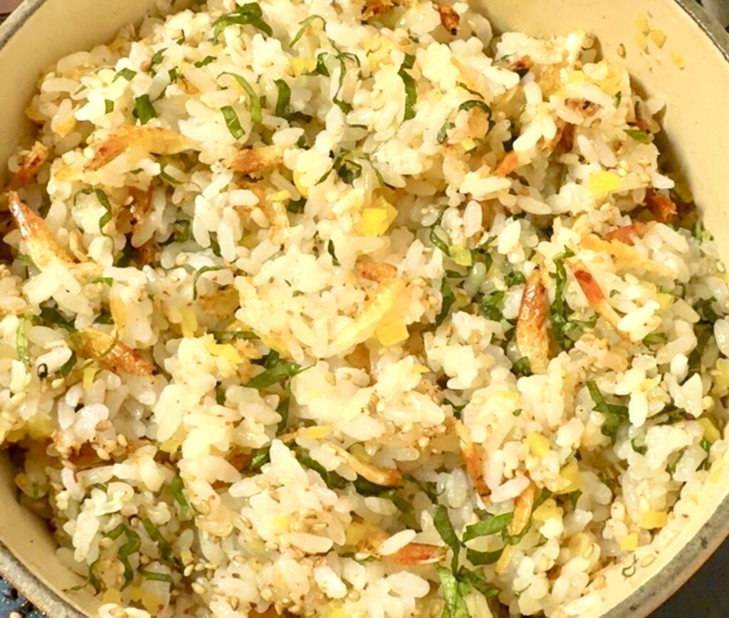 桜エビと大葉のだし香るおにぎり|もち米入りで冷めても美味しい混ぜ込みおにぎり 作り方1