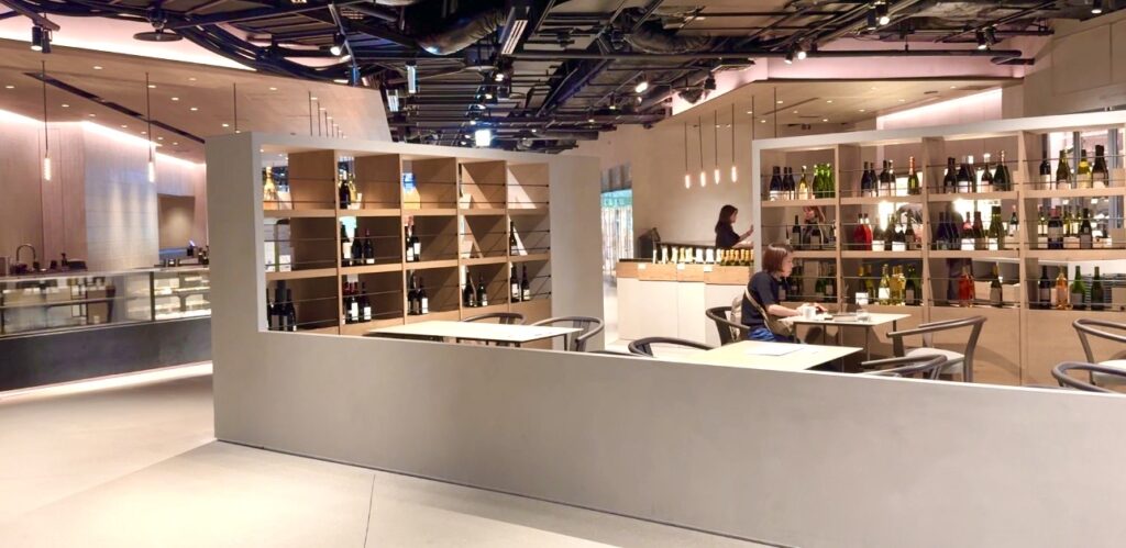 OGAWA COFFEE LABORATORY 高輪のワインと開放的な店内