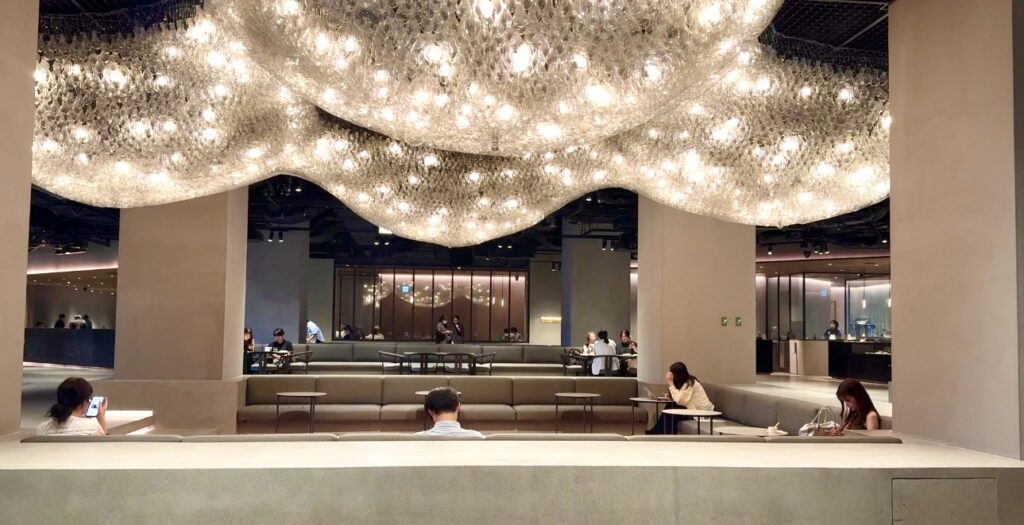 OGAWA COFFEE LABORATORY 高輪のラウンジ空間