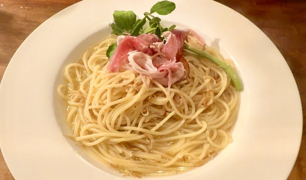 燻製シラスと生ハムのパスタ